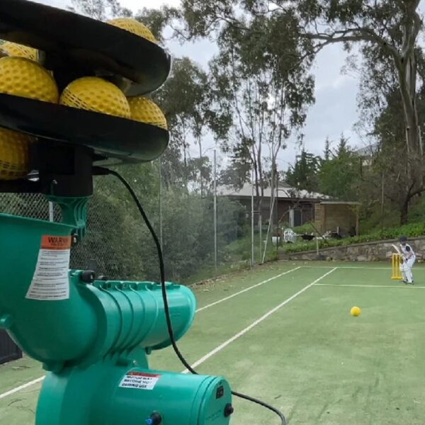 PACEMAN 176 XT CRICKET BOWLING MACHINE