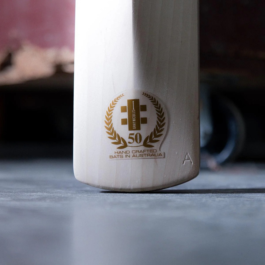 GY00850 50TH ANNIVERSARY EXTRA SPECIAL CRICKET BAT 2